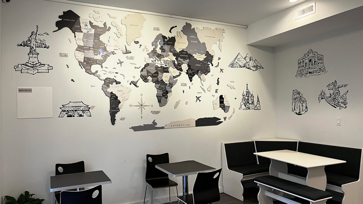 Mug and Cup: The Wonders of the World at Moah’s Cafe